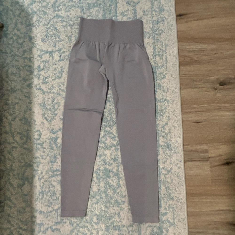 NVGTN leggings size XS